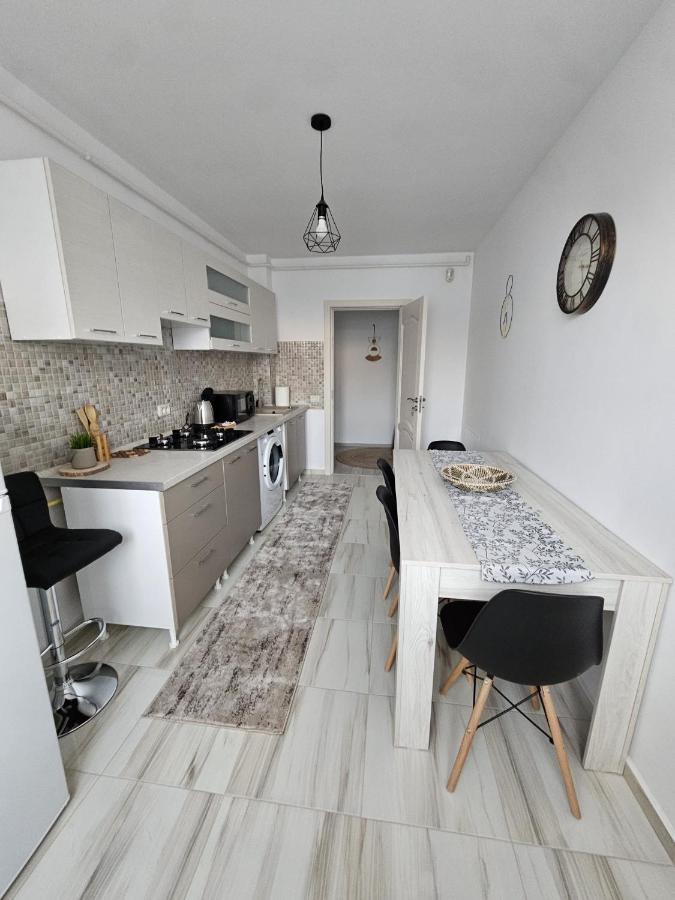 Tei Residence Piatra Neamt Exterior photo